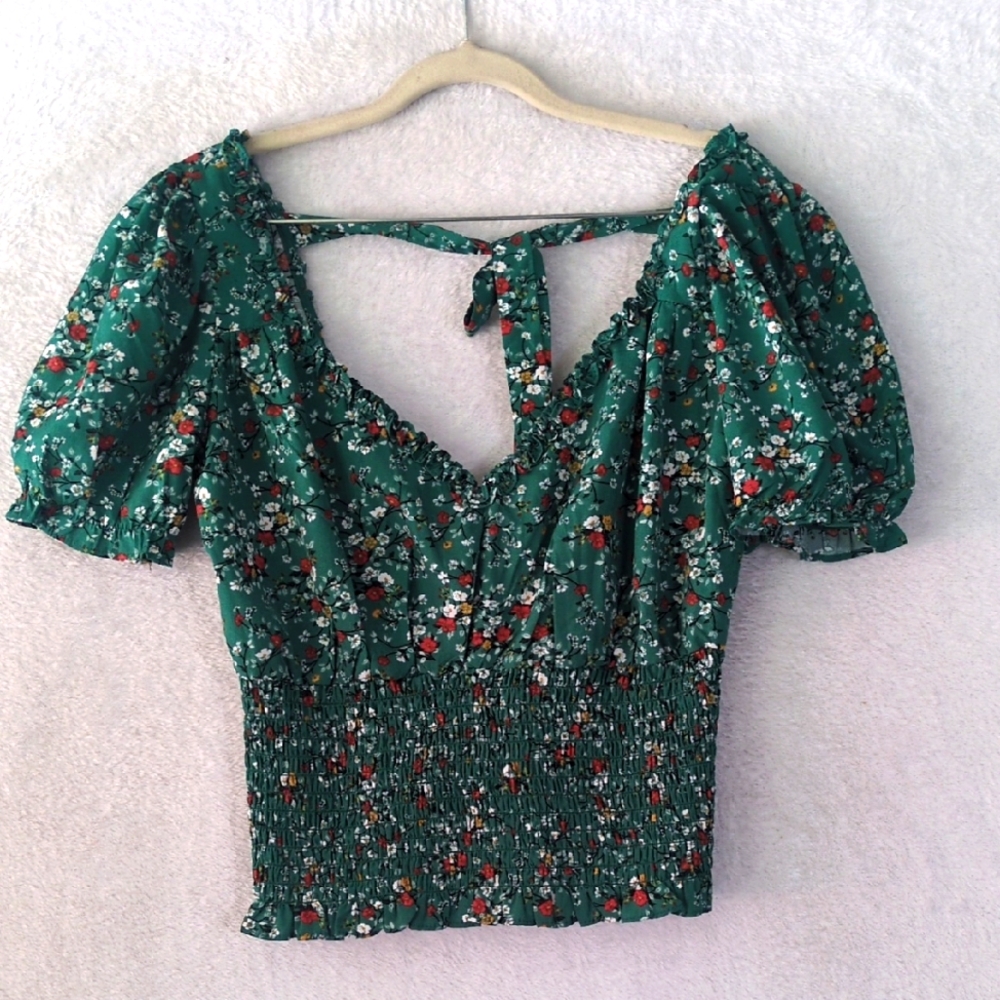 Milk & Honey Junior's Green Floral Smocked Farmhouse‎ Shirt Size L